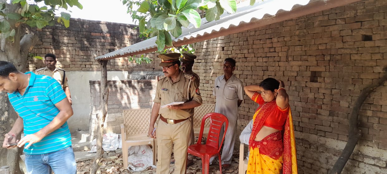 Woman murdered in a deserted house, husband and sons accused