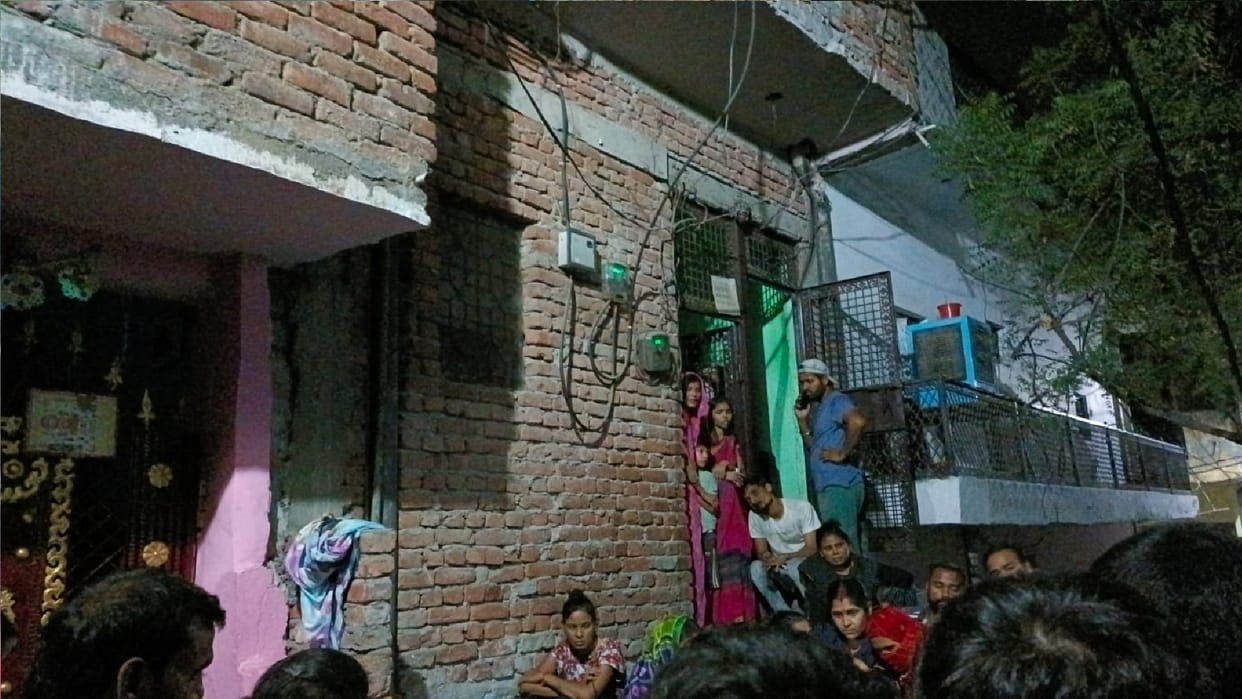 fire broke out in trees in Ghaziabad Rajnagar Extension