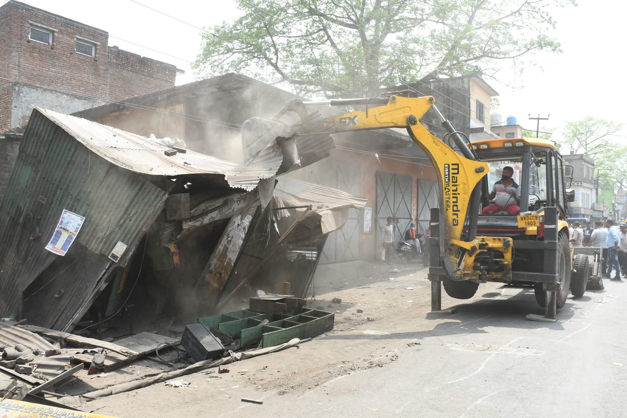 ten atikraman broken by nagar palika
