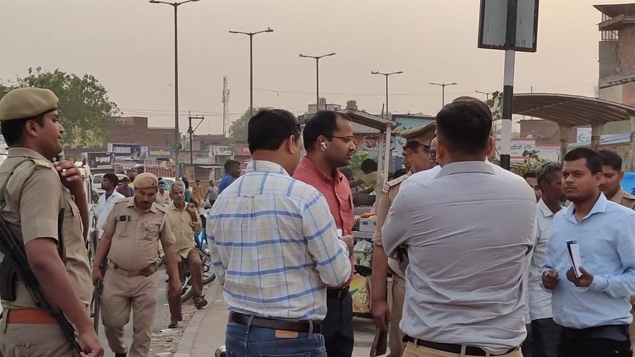 Hathras: DM drew a blueprint for the beautification of Karwan river