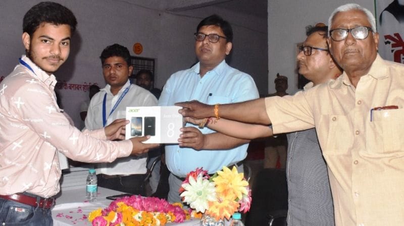 135 students got tablet in Indu Private ITI