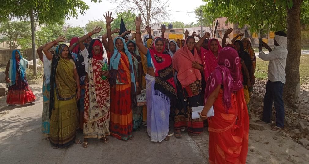 Cooks demonstrated various demands including outstanding honorarium