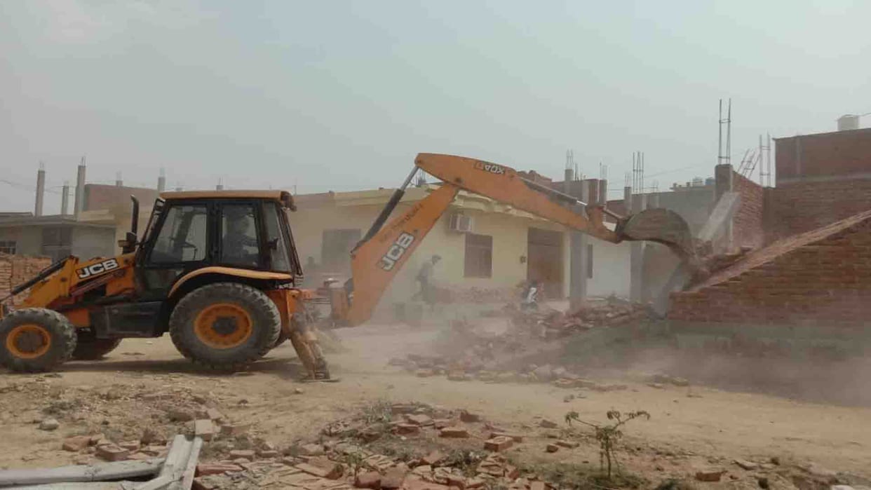 Kanpur: Bulldozer ran in Bingawan, vacated land worth 13 crore