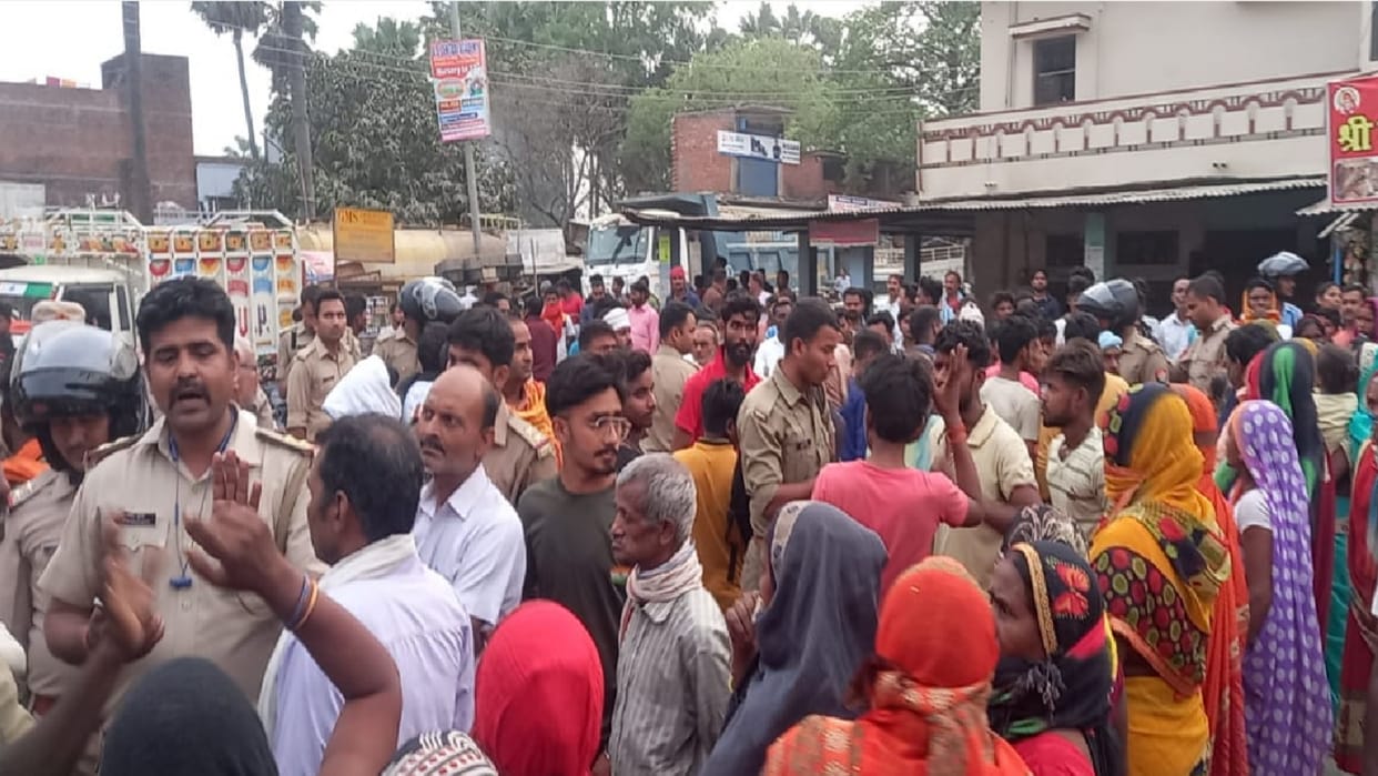 Case registered against block chief representative and brothers for rioting assault and threatening