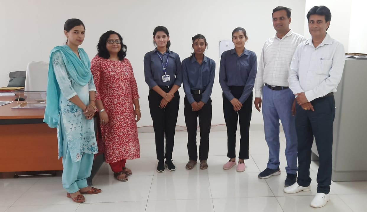 Three girls of polytechnic selected for scholarship, will get one and a half lakh rupees