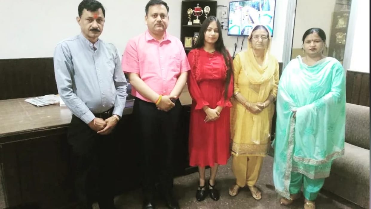 3.5 Crore rupee USA presidential scholarship to Shagun Thakur