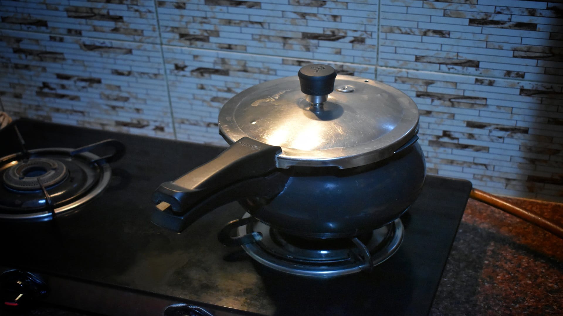 Cooking Hacks on Low Gas: If there is less gas left in the cylinder, then cook food like this
