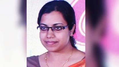 आईएएस अधिकारी सुरभि मलिक