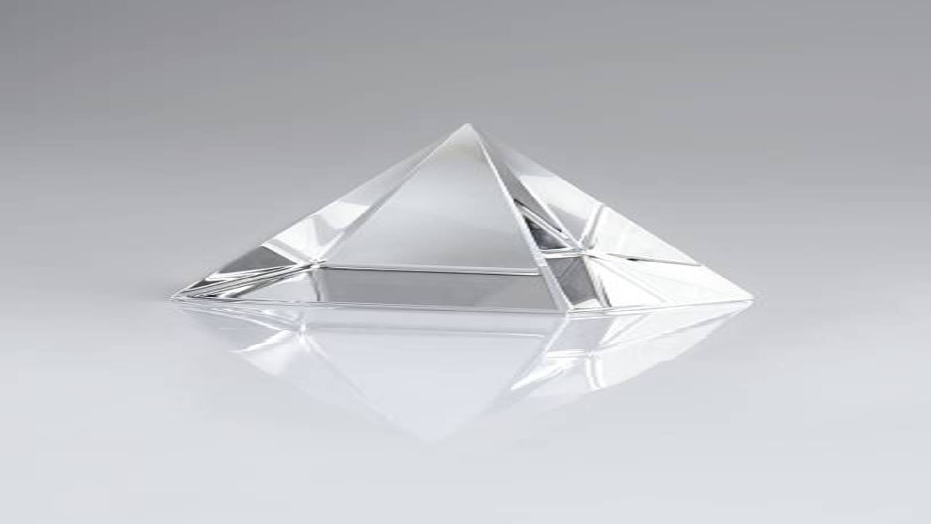 According to Vastu Keeping Pyramids in the House Has Many Benefits Know Its Right Direction