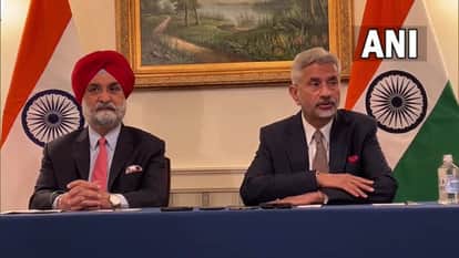 एस जयशंकर और अमेरिका में भारत के राजदूत तरणजीत सिंह।