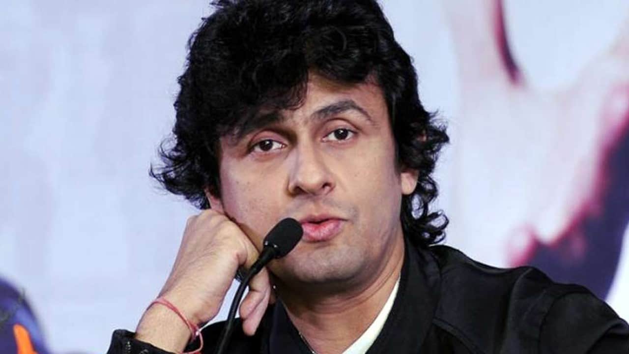 Sonu nigam reaction on chembur musical concert attack said people should think about forcefully taking selfies