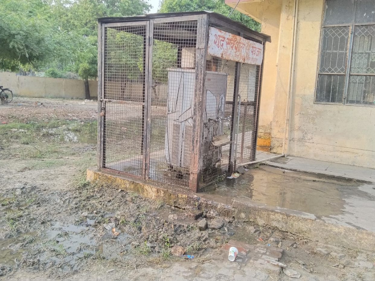 public places in scorching heat