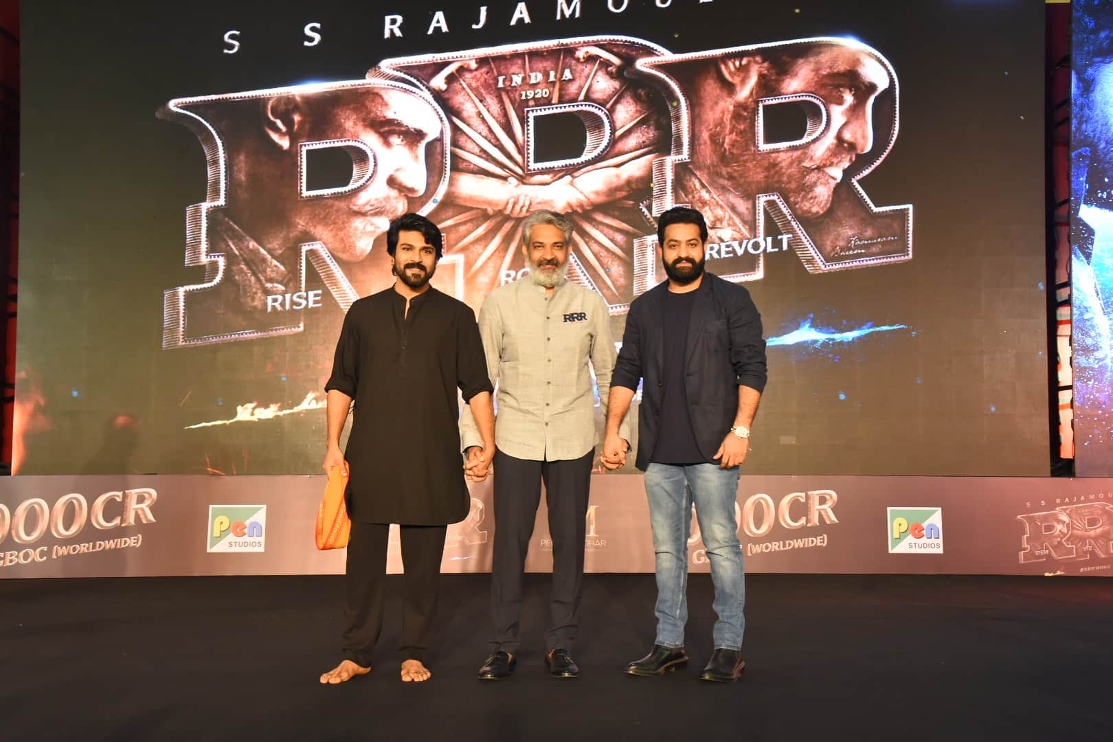 ss rajamauli film rrr day 19 box office collection is too low in comparision of bahubali 2