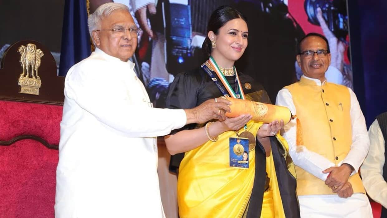 Divyanka Tripathi honored with Champion of Change Award by Madhya Pradesh Governor Mangubhai Patel know full details