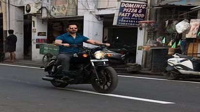 Bollywood actor Varun Dhawan was seen riding a bike in streets of Kanpur during shooting of film Bawal