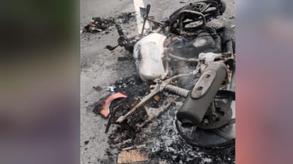 Bike collides with army vehicle in Muzaffarnagar, two friends going to Haridwar died