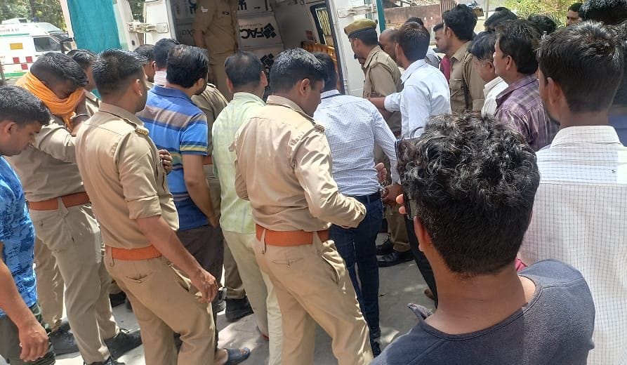 hardoi news,Soldier found covered in blood in the room, serious