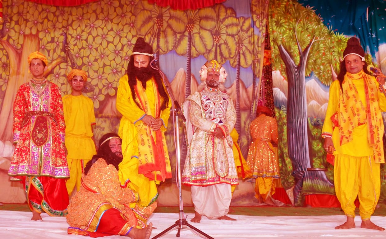 Darshan of Kamadgiri summons all sorrows: Manas Kinkar
