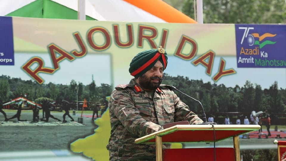 GOC Lt Gen Manjinder said: Change of power is internal matter of Pakistan