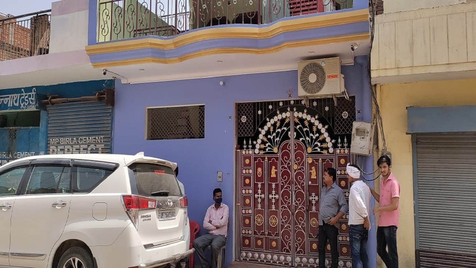 CGST Team Raided Gutkha Businessman Jagat Gupta House Recovers Crores in Cash Hamirpur