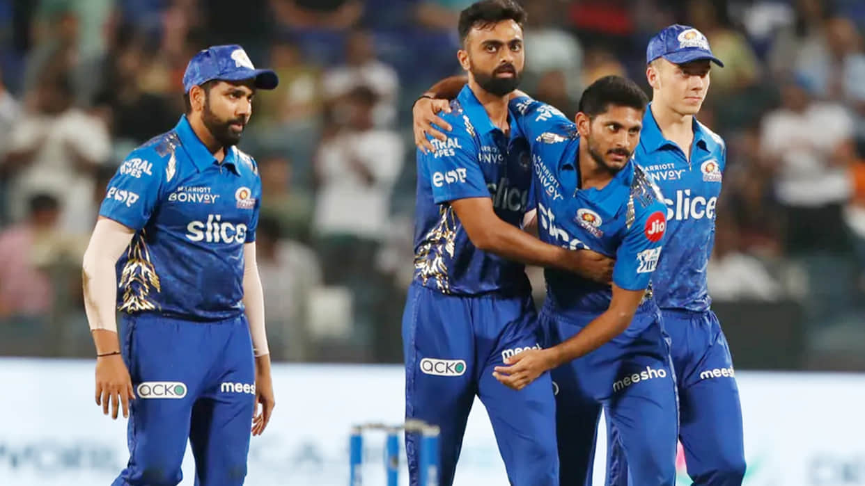 IPL 2022: Mumbai Indians captain Rohit Sharma will have to face one match ban in IPL for slow over rate; MI vs PBKS MI vs LSG