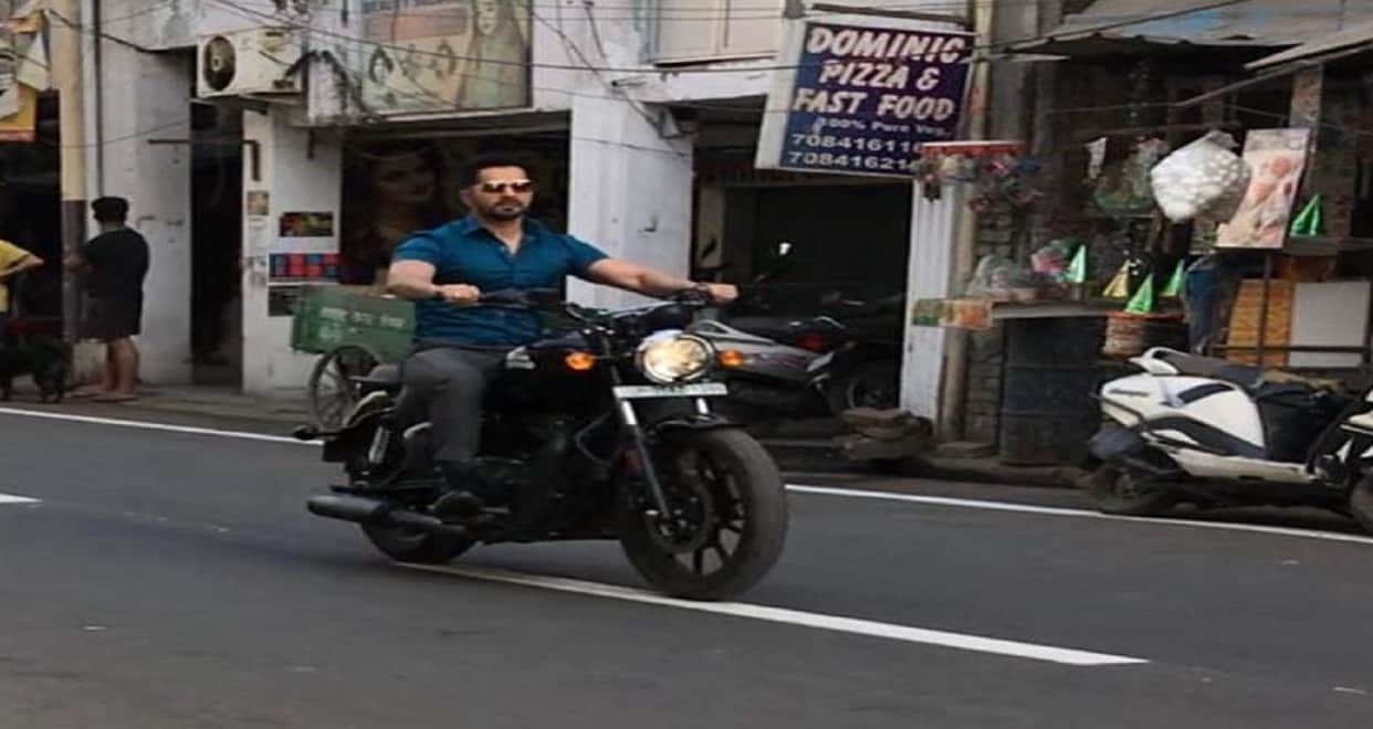 kanpur police cut challan of actor Varun Dhawan