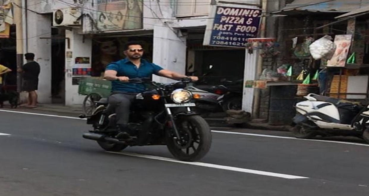kanpur police cut challan of actor Varun Dhawan