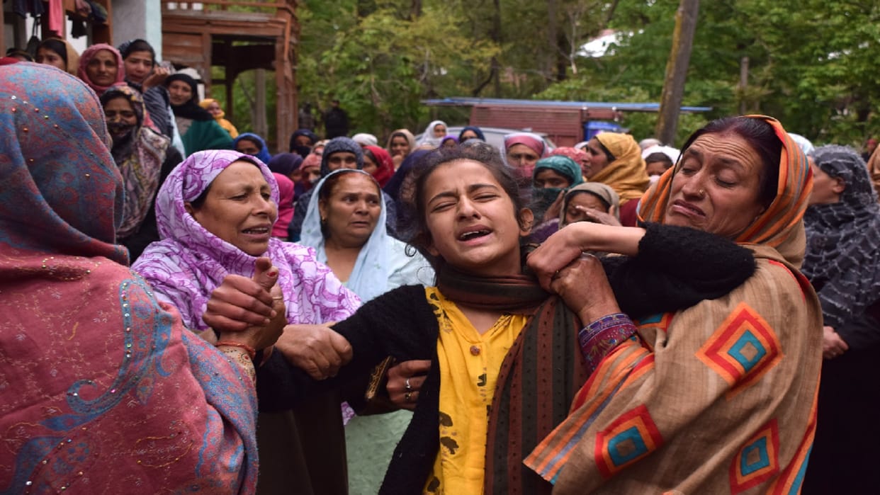 Village mourns after target killing of Satish Kumar in Kulgam