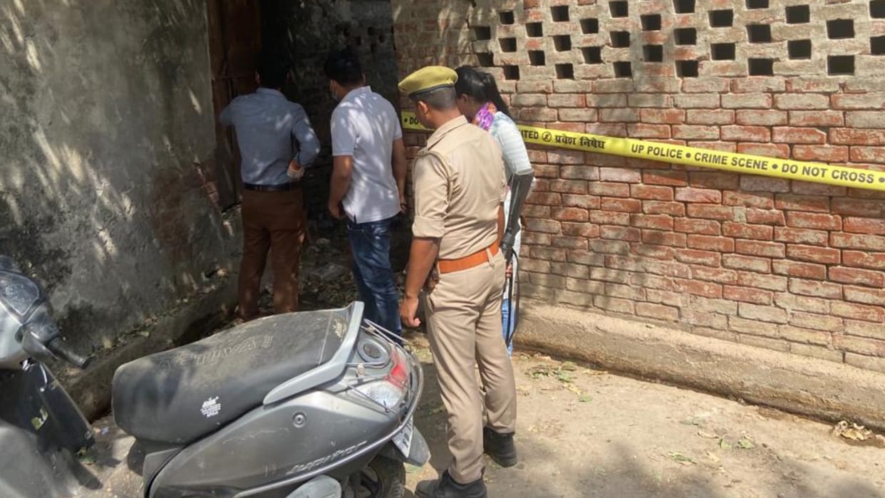 Blast in a closed room in Nilmatha in sushant Golf city in Lucknow.