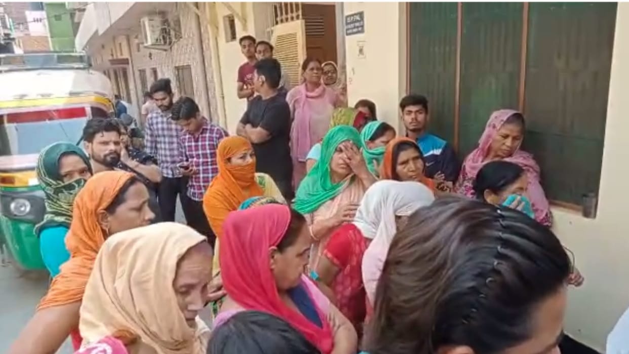 Murder in Meerut: man stabbed his wife to death in kankarkhera Meerut, surrender in police station