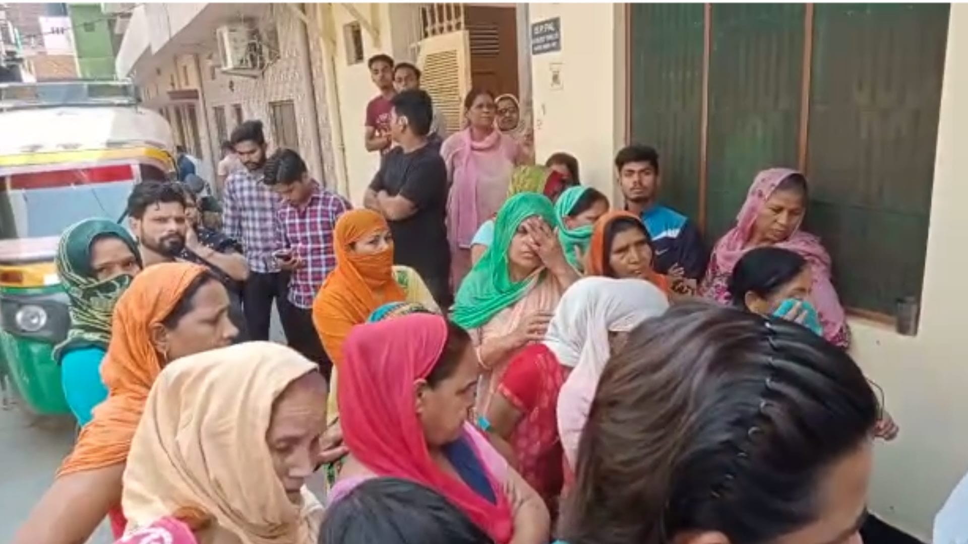 Murder in Meerut: promises of life are being broken by raw strings of relationships husband Devendra killed his teacher wife Pratima see photos