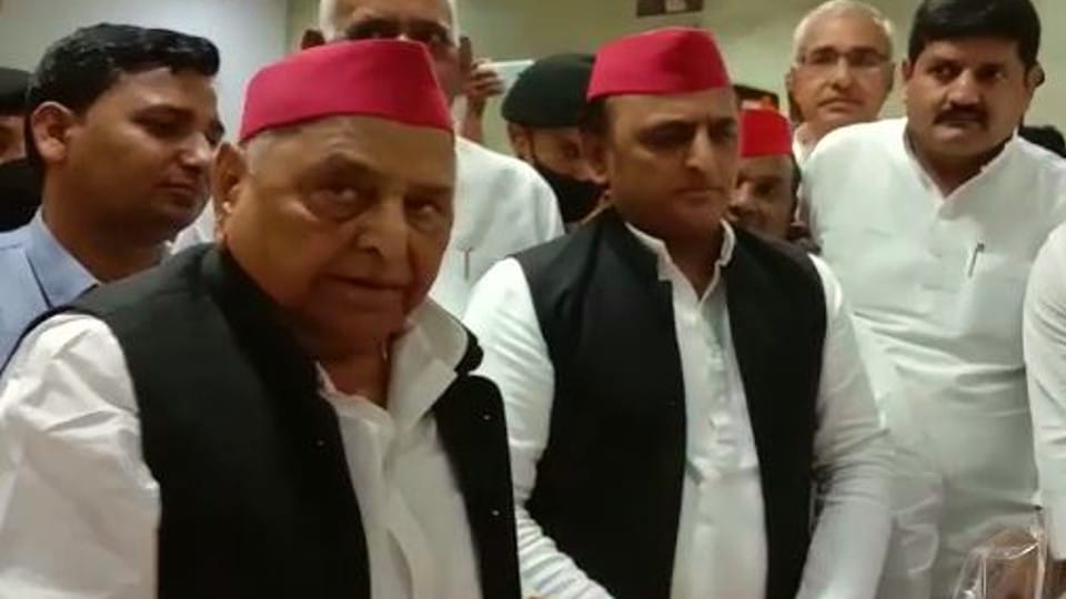 Mainpuri By Election 2022 Akhilesh Yadav Strategy To Win Dimple Yadav News in Hindi