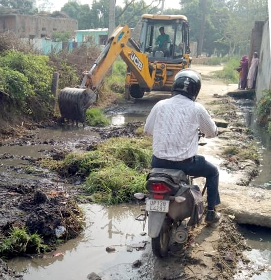 Cleanliness in papers, drains littered with dirt on the spot