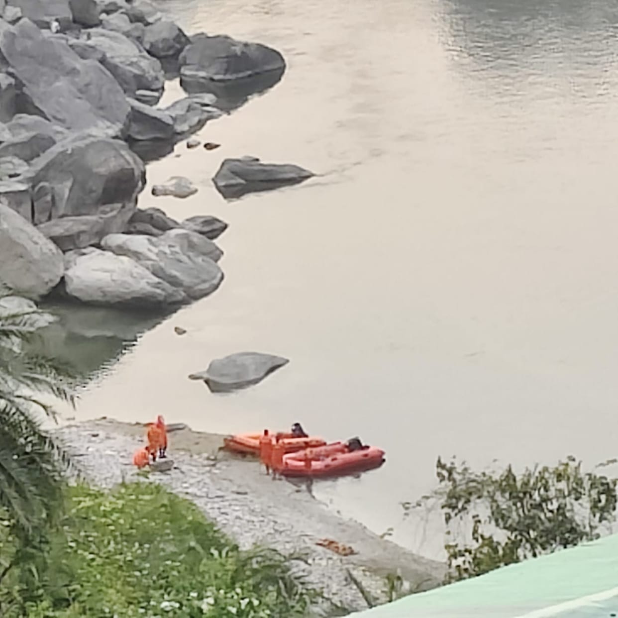 ndrf found one nepali boys dead body in vayas river  in nadaun hamirpur himachal pradesh