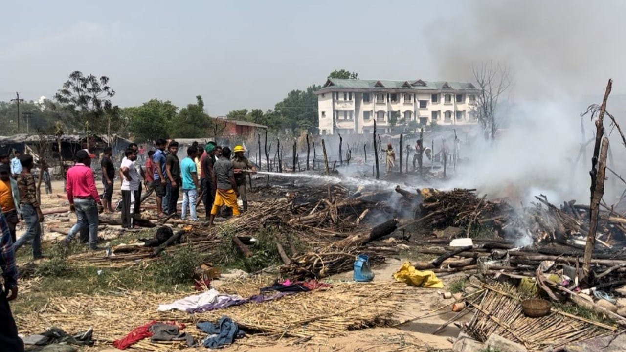 Migrant Labourers Jhuggis Gutted In Fire In Una Himachal Pradesh