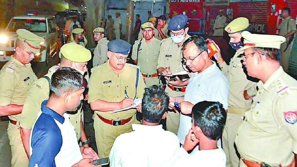 Swarnakar was shot and robbed the bag, referred to Agra