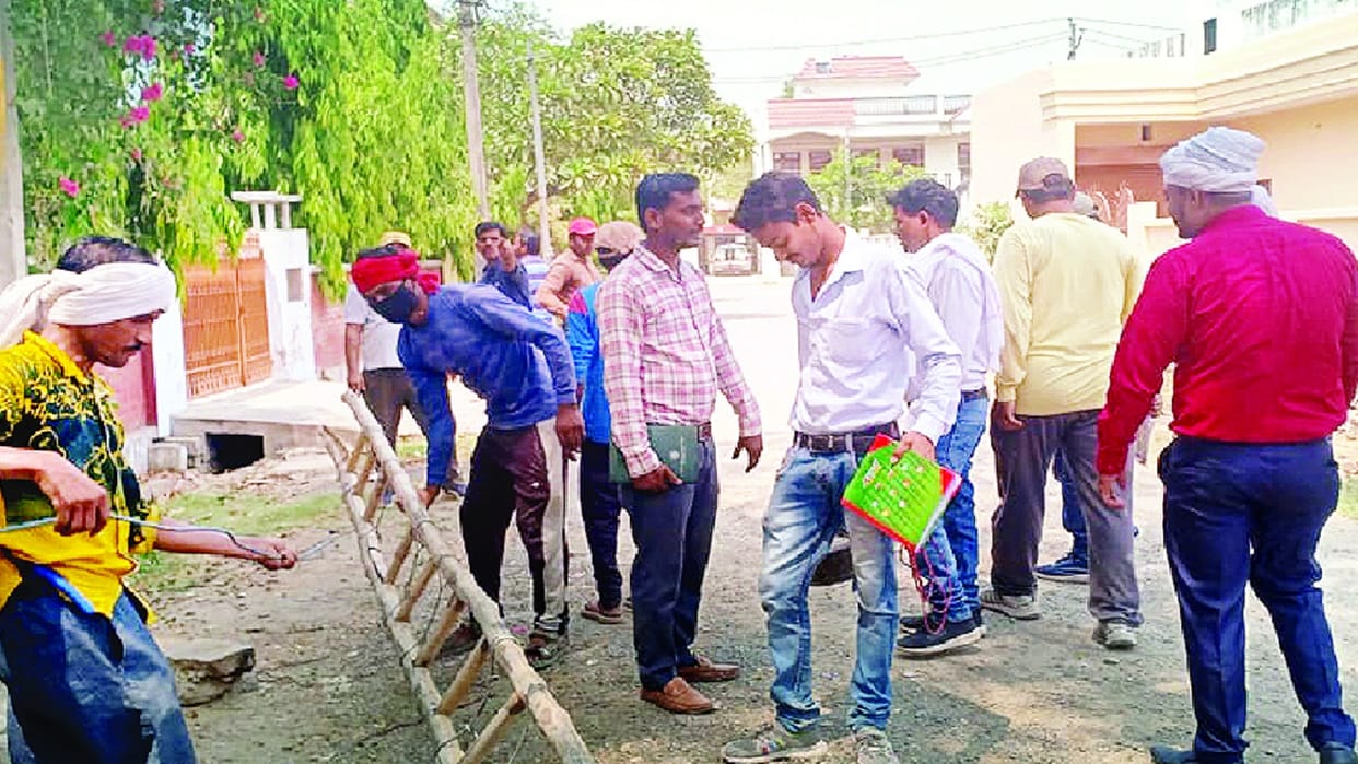 Electricity theft was being done by putting cables in the water pipeline, electricity officers were also shocked