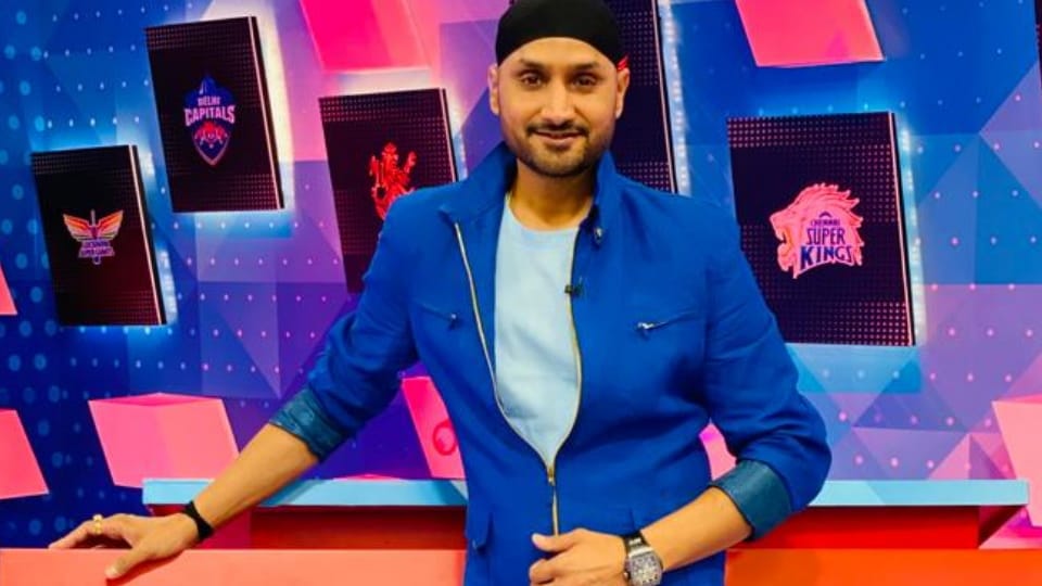 Punjab MP Harbhajan Singh Help a Man after tweet about payment