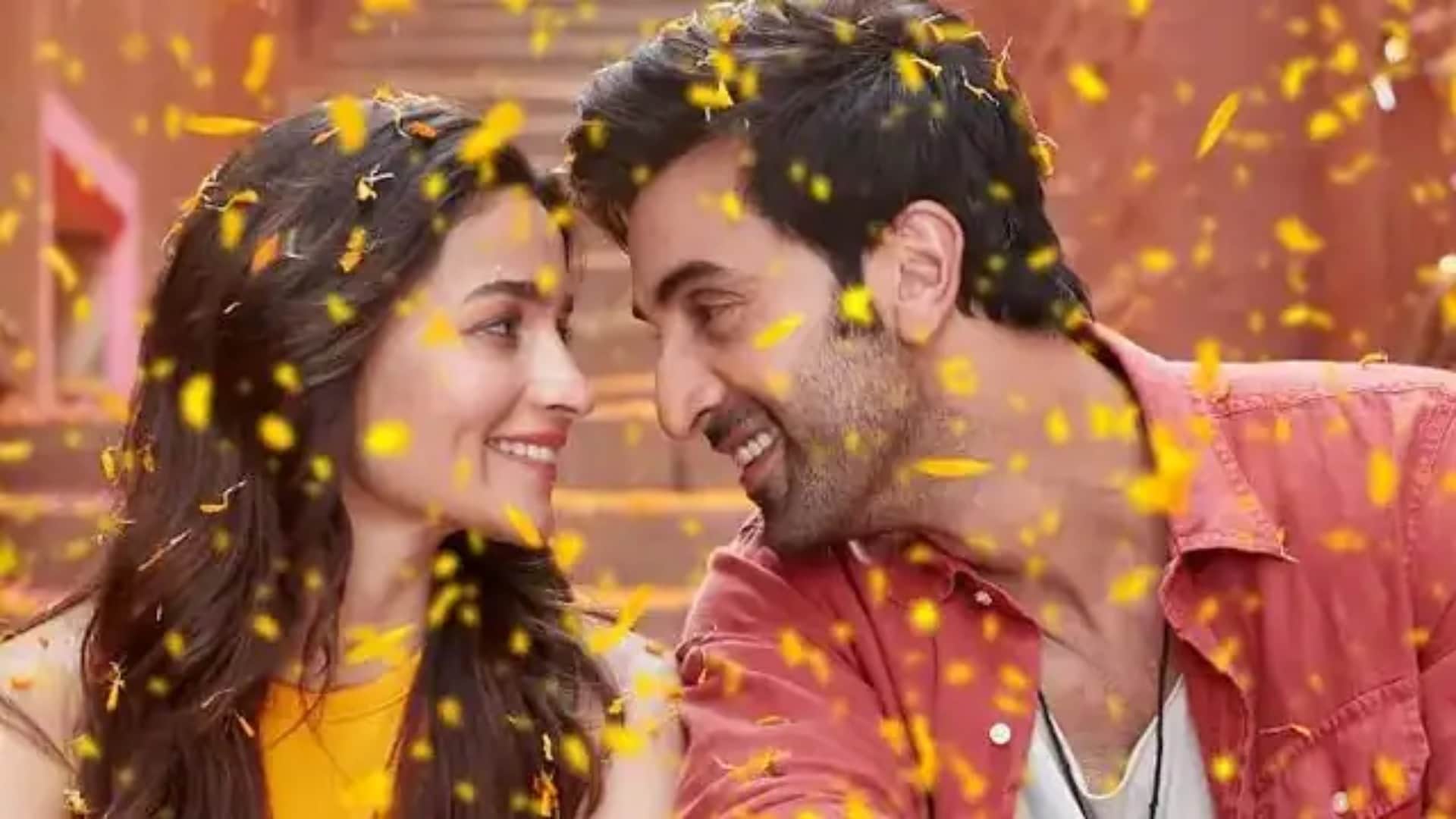 Alia Bhatt changed her profile picture on instagram after getting married with Ranbir Kapoor