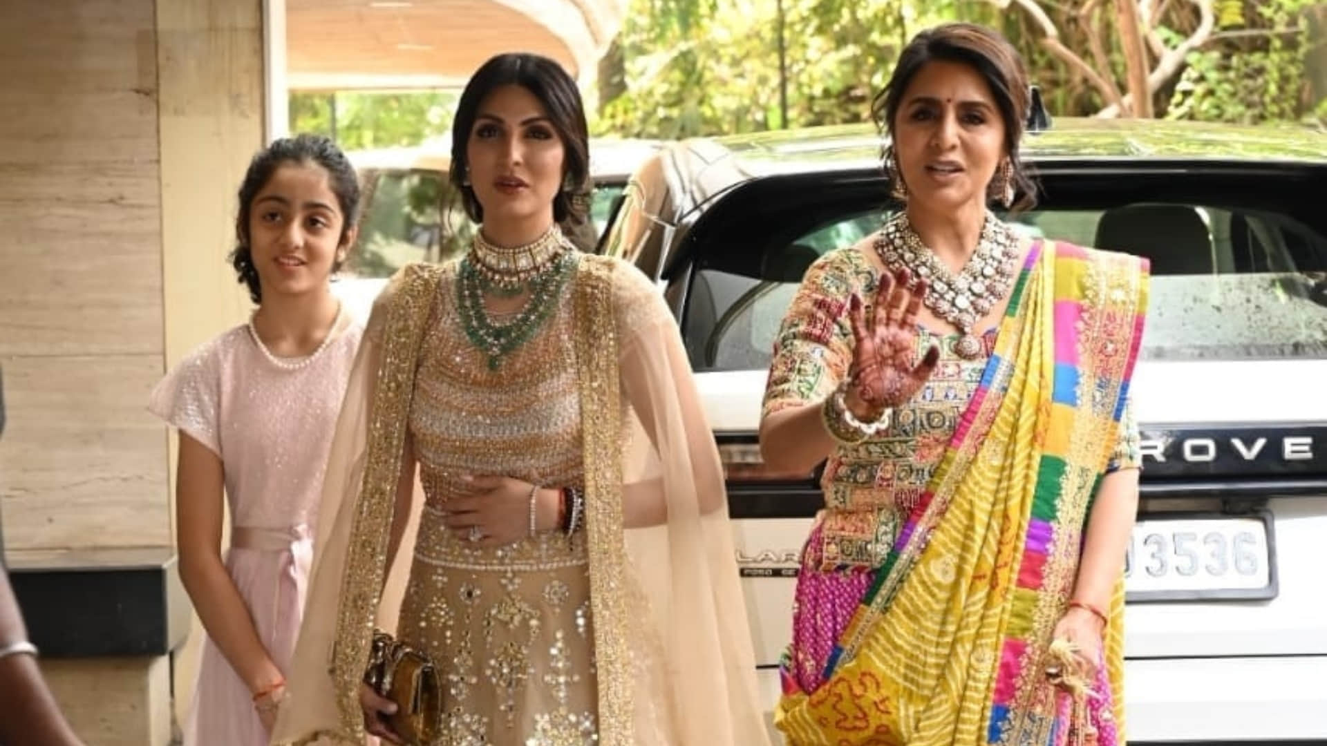 alia bhatt ranbir kapoor wedding arrive sister riddhima kapoor in beige gold stunning lehenga