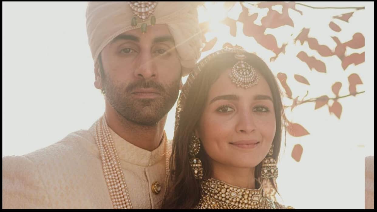 Alia Bhatt changed her profile picture on instagram after getting married with Ranbir Kapoor