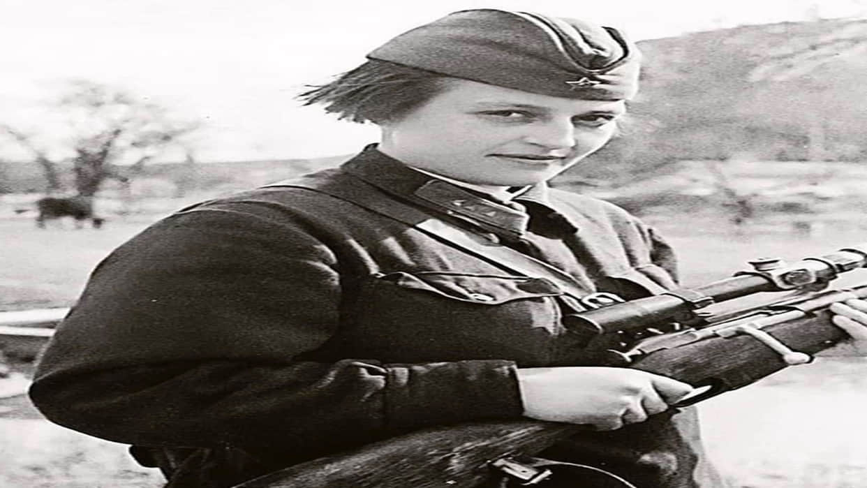 Russian Sniper Woman Killed 309 People By Bullets Know About Her and Death Reason News In Hindi