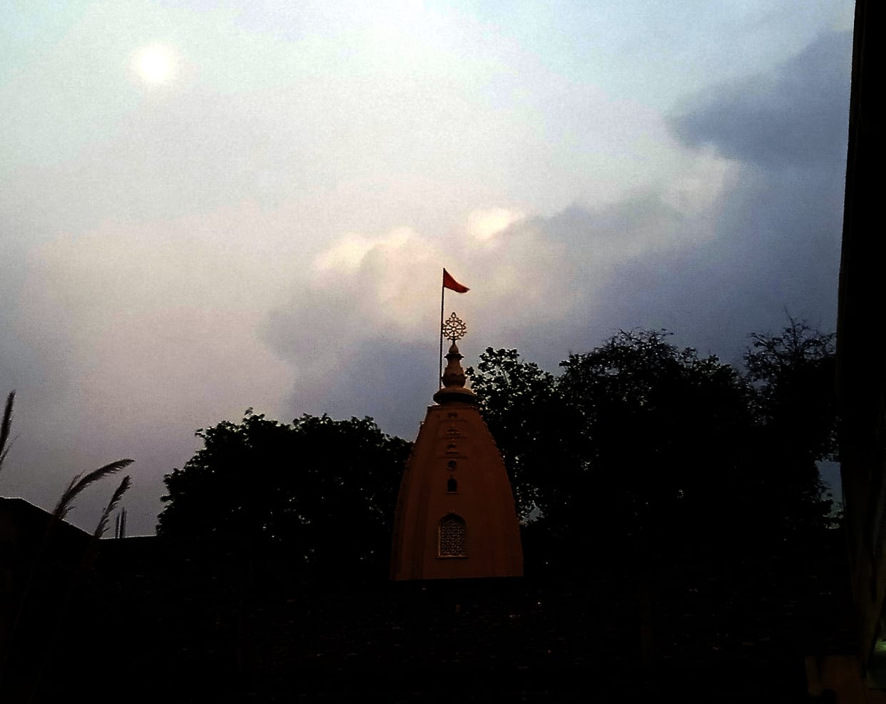 Sunshine disturbed in the afternoon, drizzle in the evening