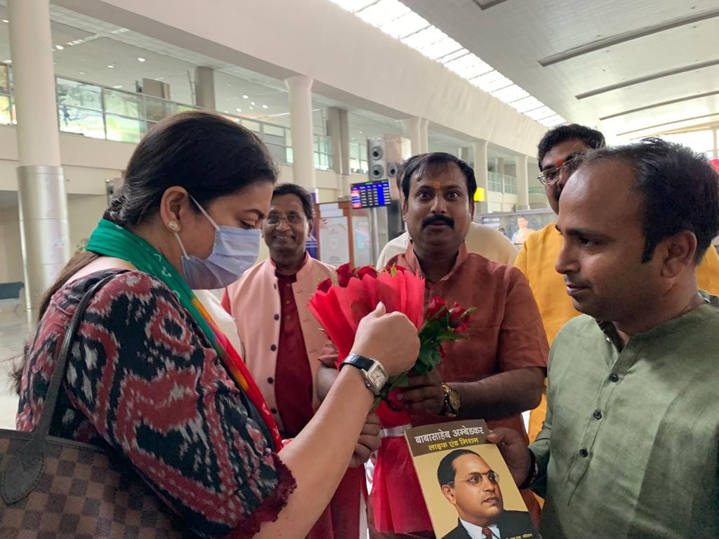 Ambedkar Jayanti 2022 Union Minister Smriti Irani in Varanasi  will attend seminar in BJP office