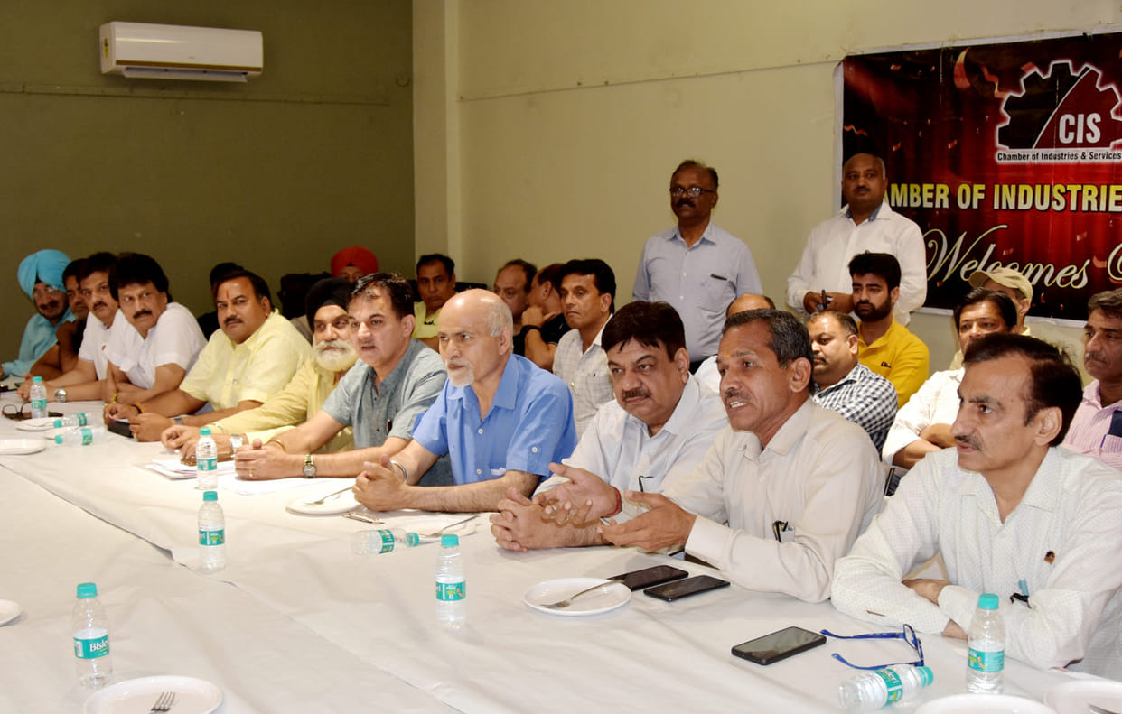 Gulshan Nagpal expelled from CIS