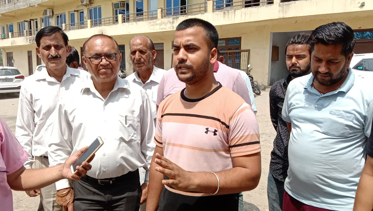 The officials were made aware of the problem of electricity and water
