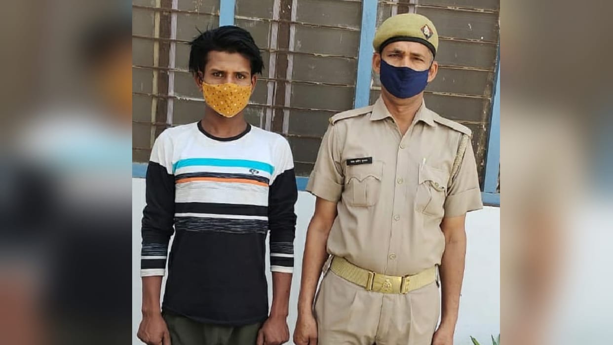 Brother murder his sister in Baghpat : accused stabbed her sister to death after throwing down from the roof