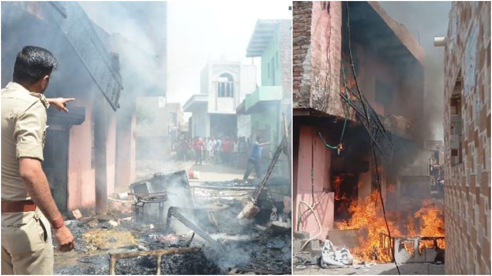 Agra Runkta uproar People shouting slogans and set fire