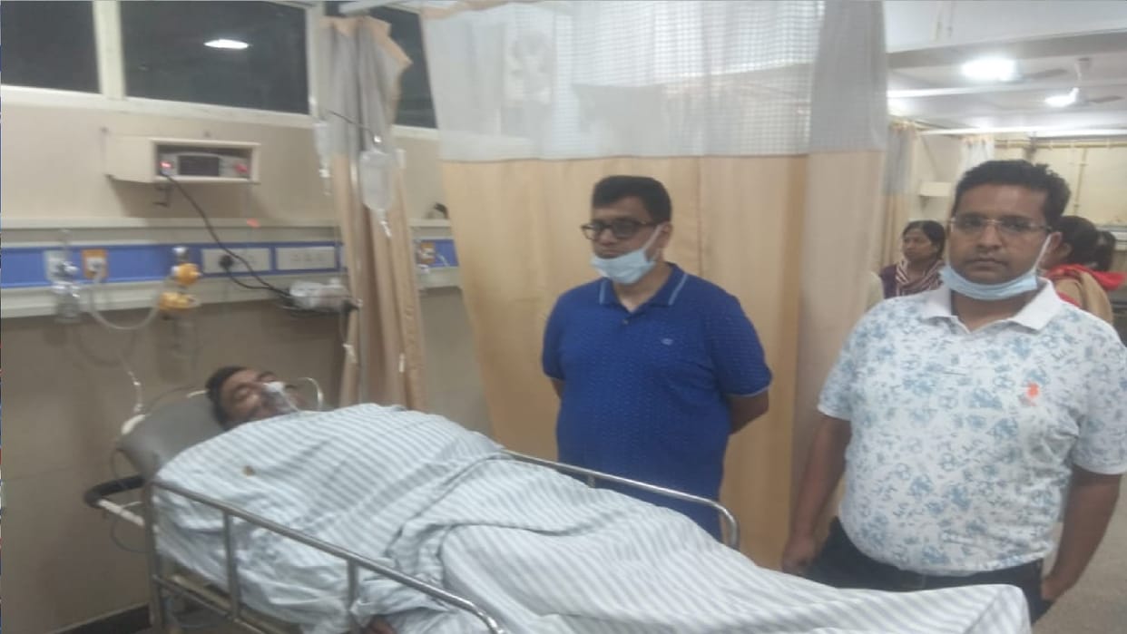 businessman was shot near police post in Moradabad
