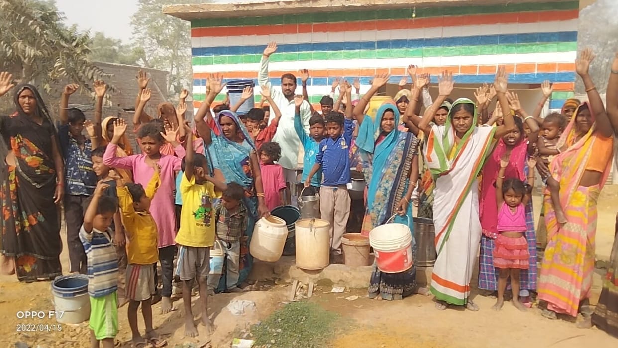 Angry villagers demonstrated due to drinking water crisis